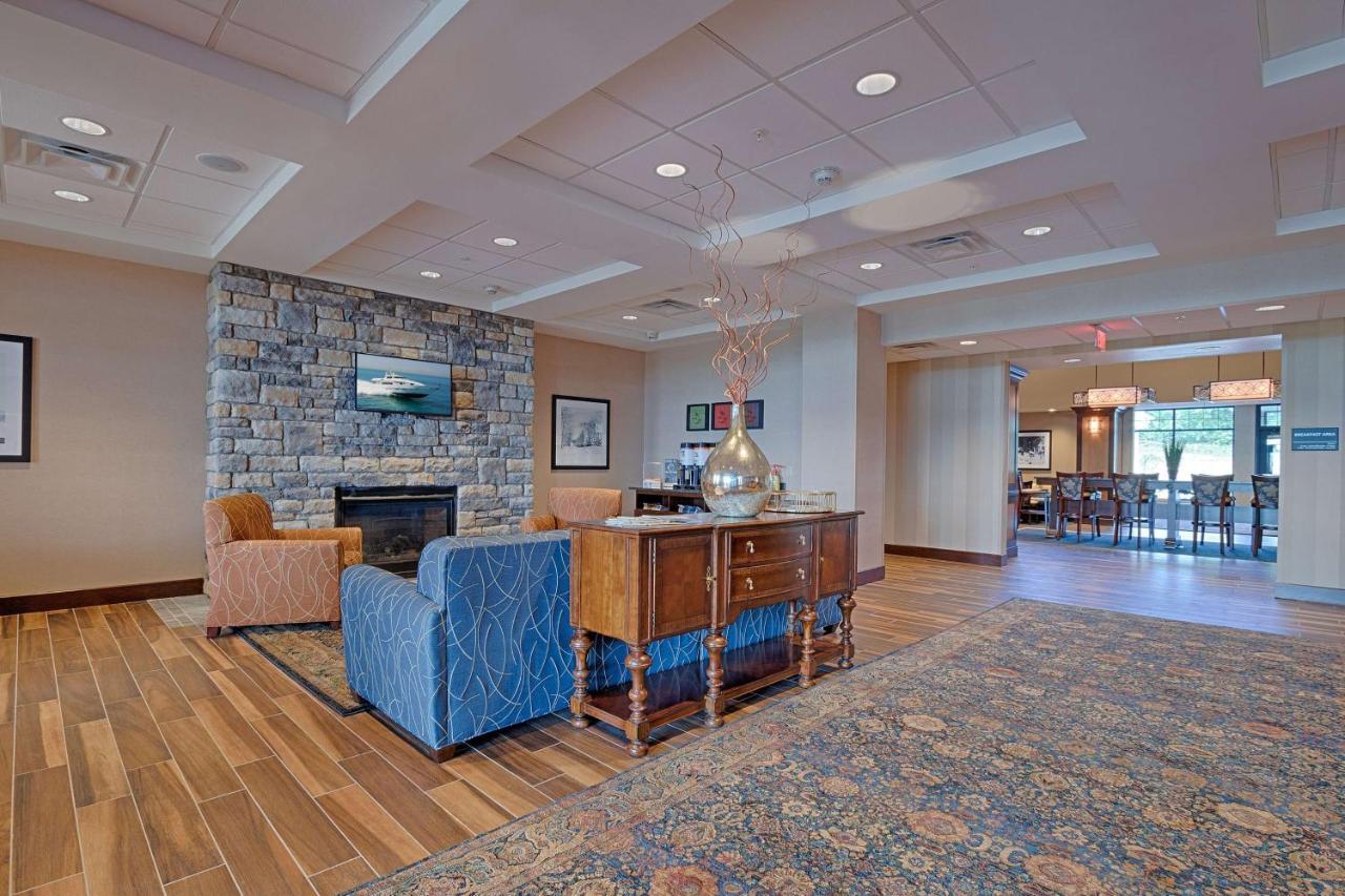 Hampton Inn & Suites Cazenovia, Ny Екстериор снимка