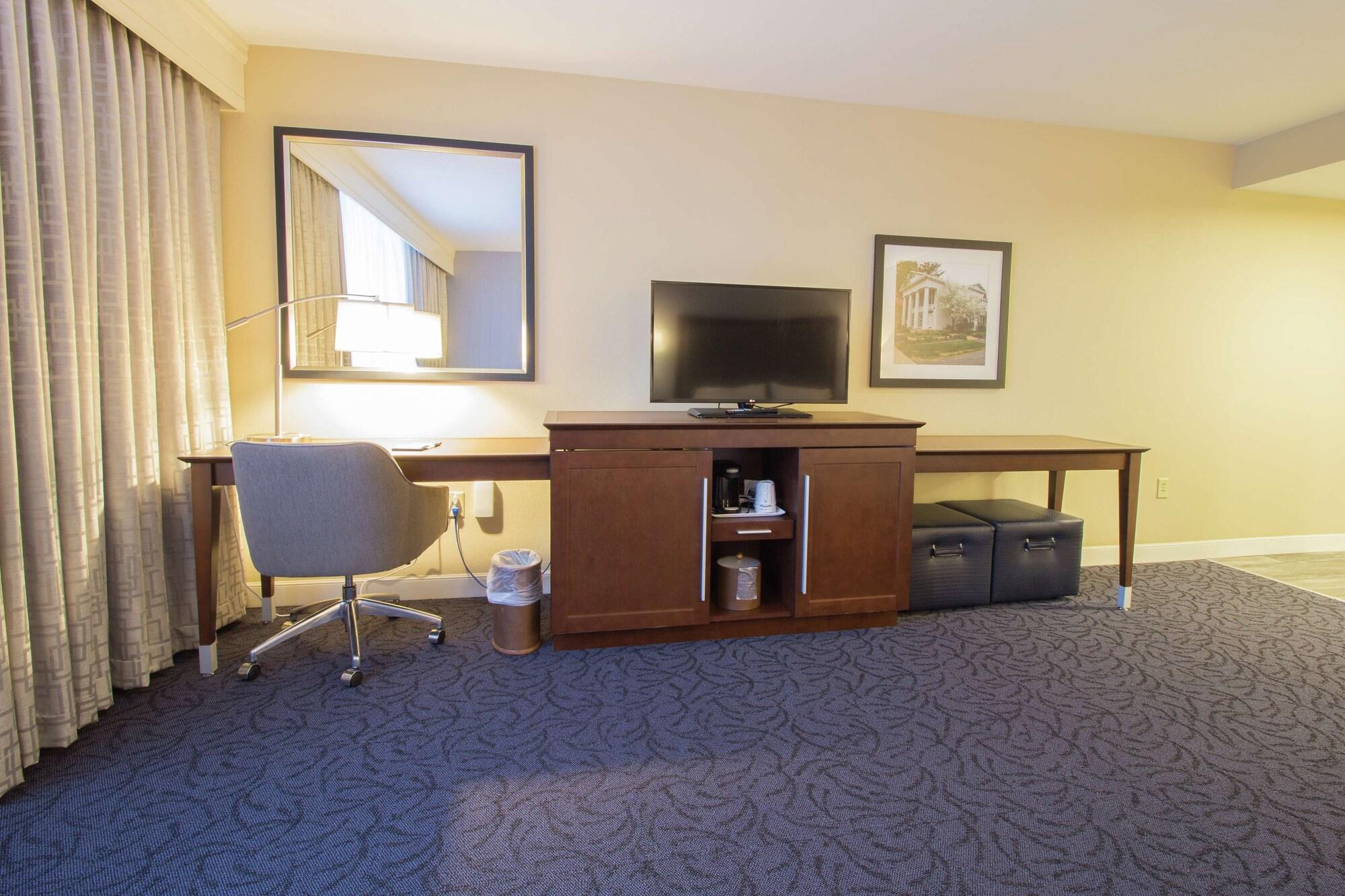 Hampton Inn & Suites Cazenovia, Ny Екстериор снимка