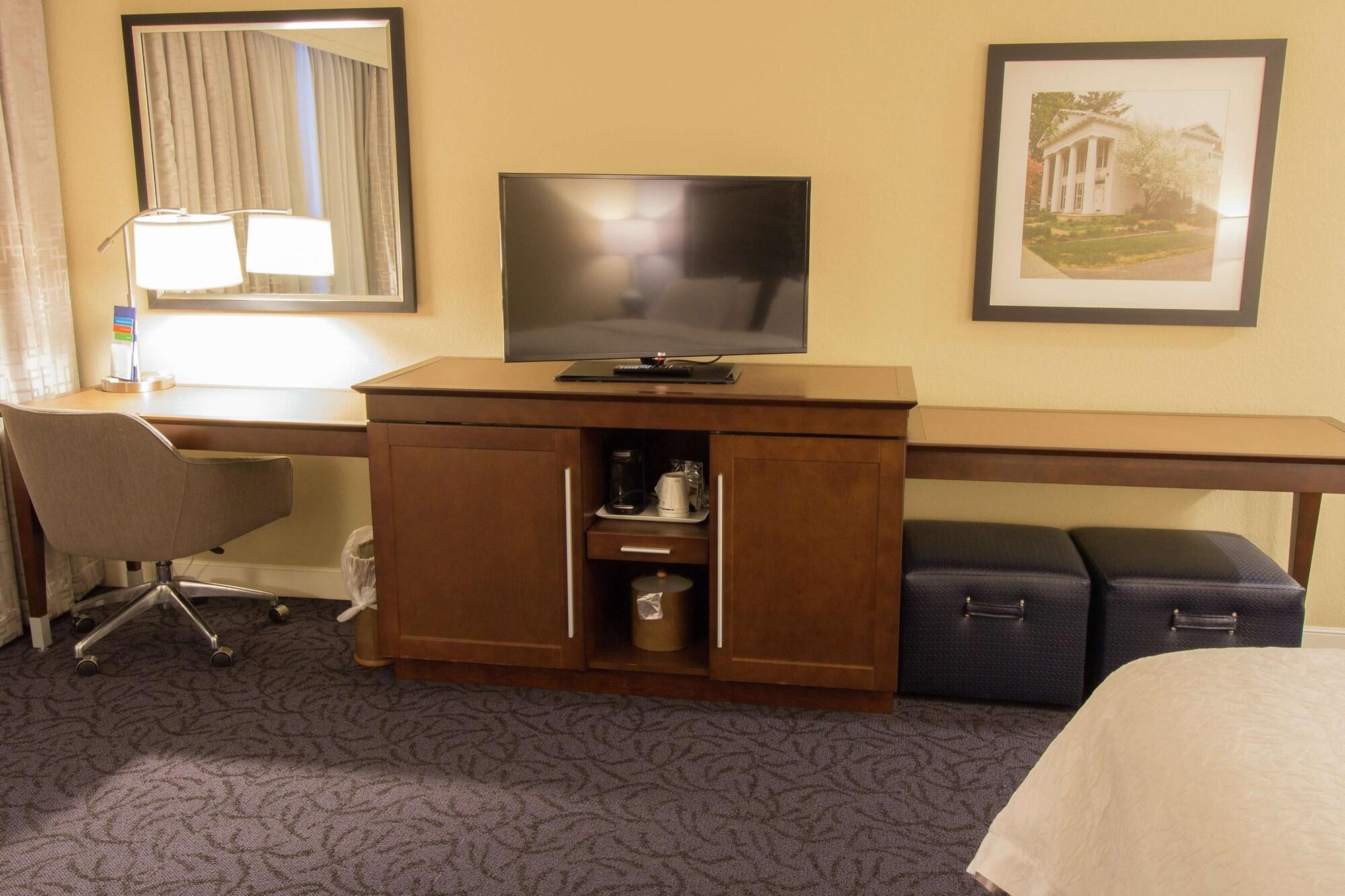 Hampton Inn & Suites Cazenovia, Ny Екстериор снимка