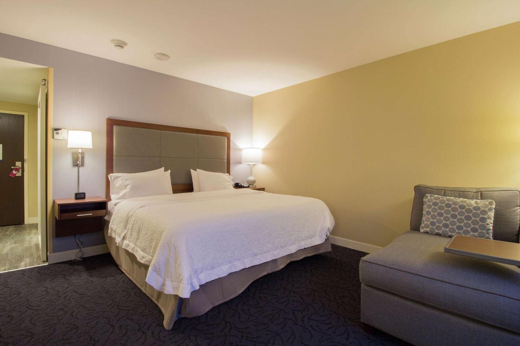 Hampton Inn & Suites Cazenovia, Ny Екстериор снимка