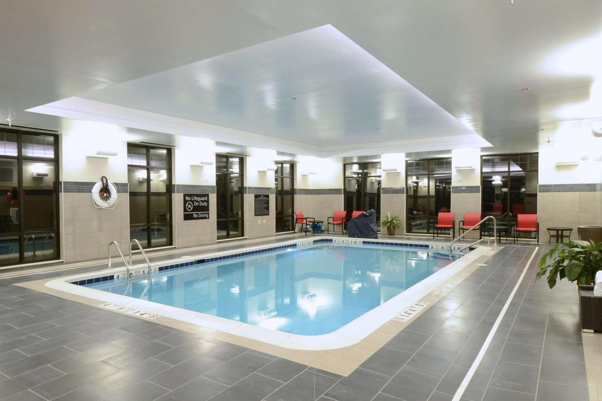 Hampton Inn & Suites Cazenovia, Ny Екстериор снимка