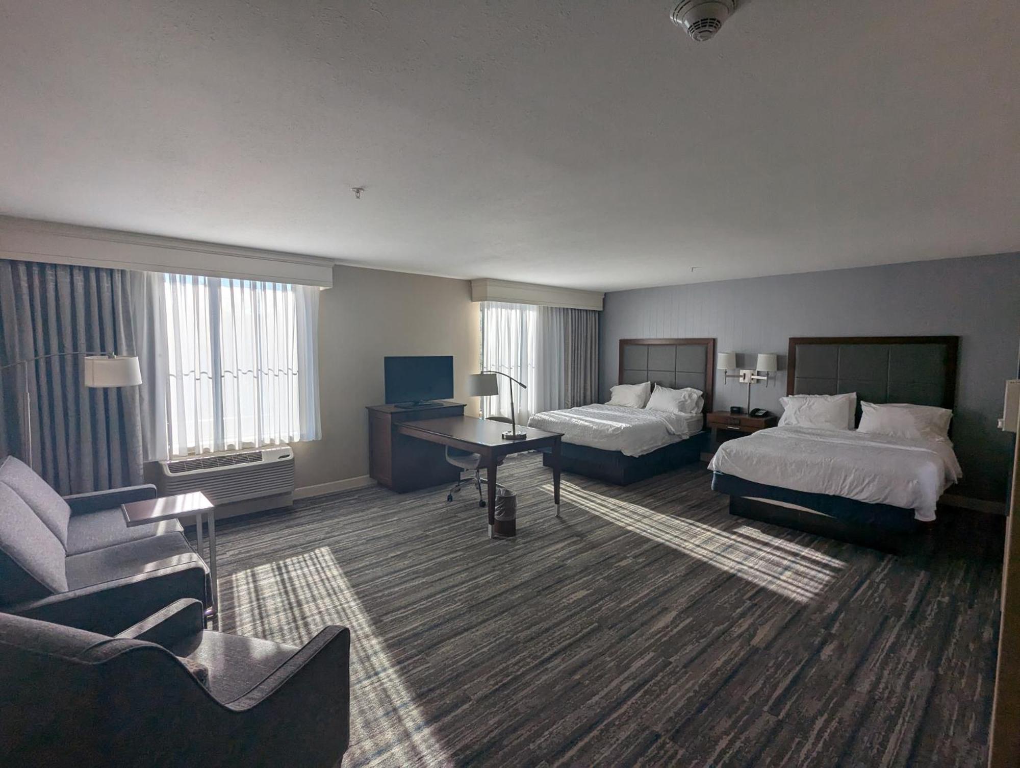 Hampton Inn & Suites Cazenovia, Ny Екстериор снимка