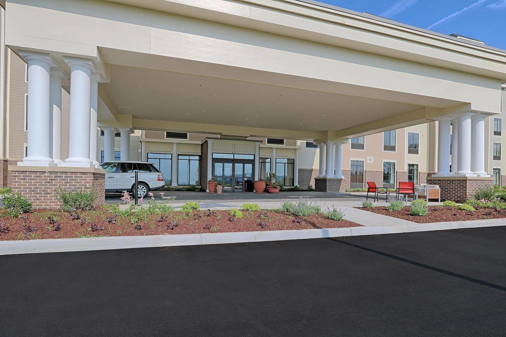 Hampton Inn & Suites Cazenovia, Ny Екстериор снимка