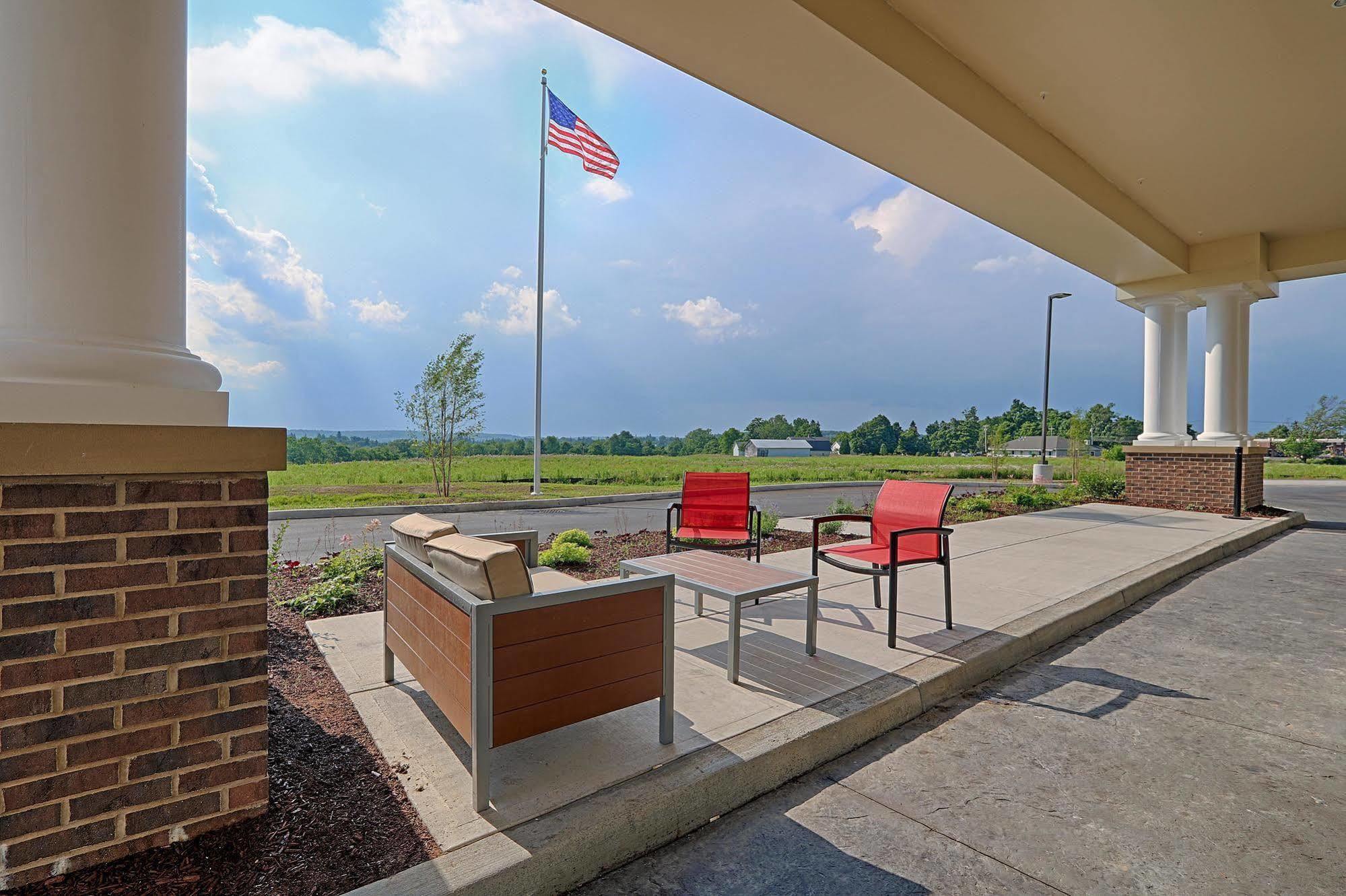 Hampton Inn & Suites Cazenovia, Ny Екстериор снимка