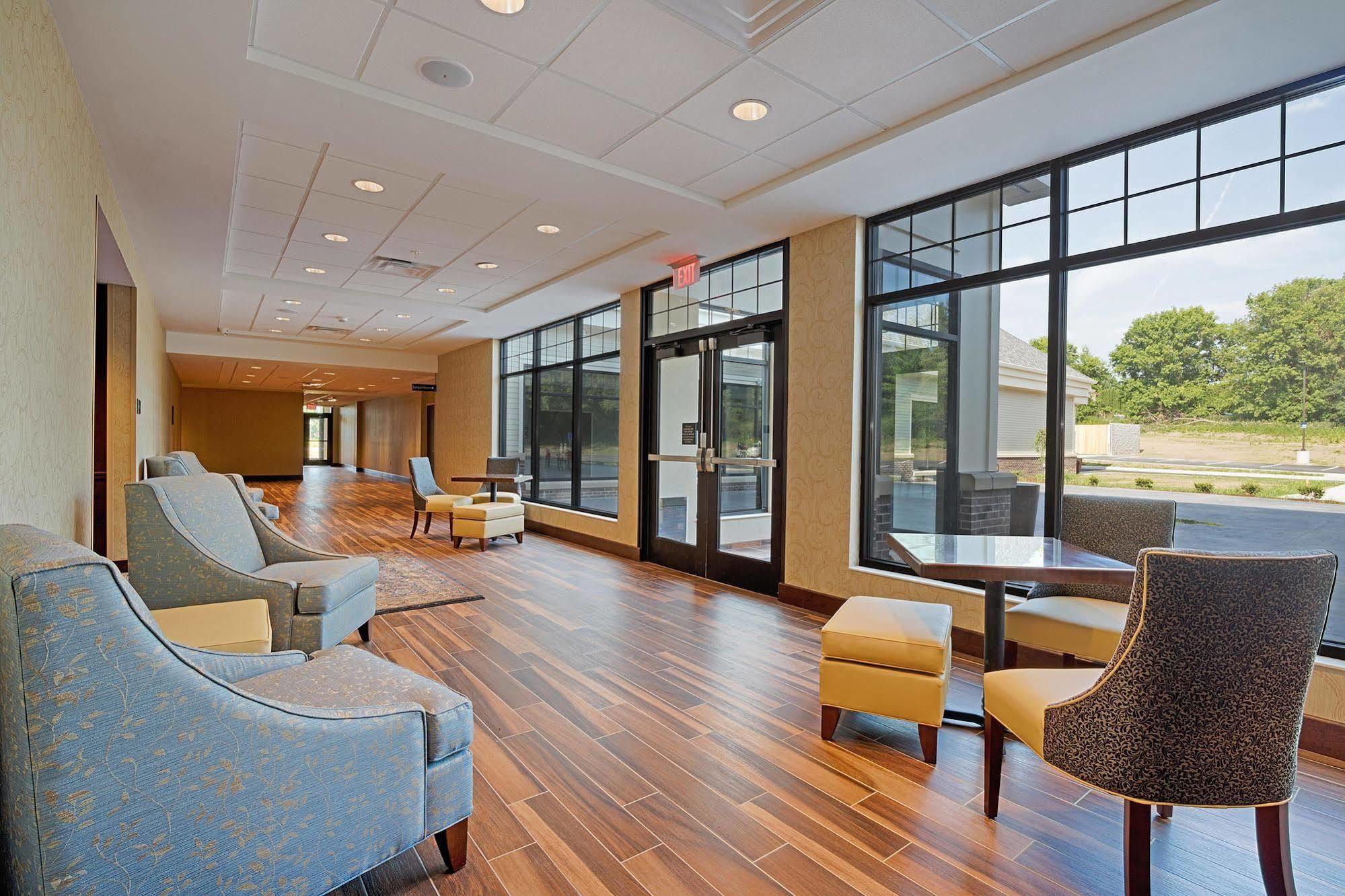Hampton Inn & Suites Cazenovia, Ny Екстериор снимка